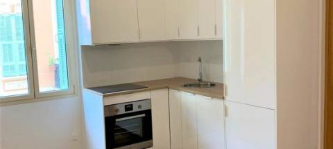 Luminoso e espaçoso apartamento T1 localizado em um edifício burguês no coração do Mónaco