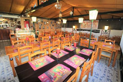 Moradia/Restaurante na Charneca da Caparica