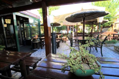 Moradia/Restaurante na Charneca da Caparica