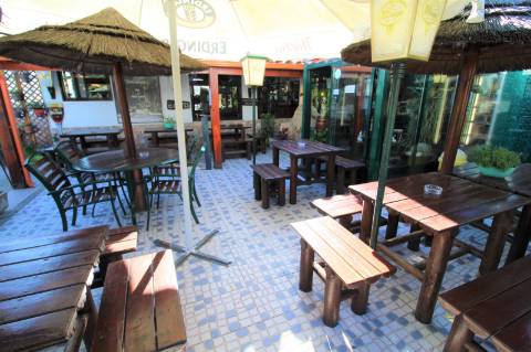 Moradia/Restaurante na Charneca da Caparica