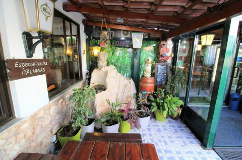 Moradia/Restaurante na Charneca da Caparica