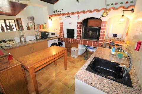 Moradia/Restaurante na Charneca da Caparica