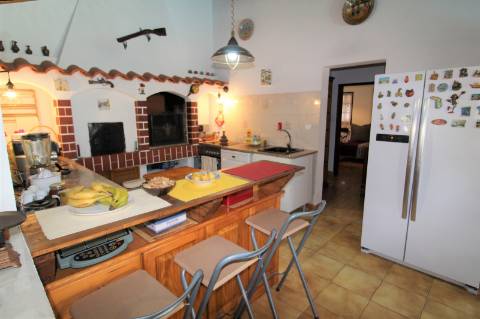 Moradia/Restaurante na Charneca da Caparica