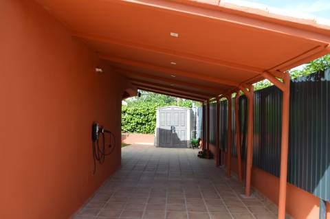 Moradia Isolada T4 totalmente remodelada e equipada com piscina aquecida, jardim zona calma de Vilamoura