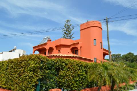 Moradia Isolada T4 totalmente remodelada e equipada com piscina aquecida, jardim zona calma de Vilamoura