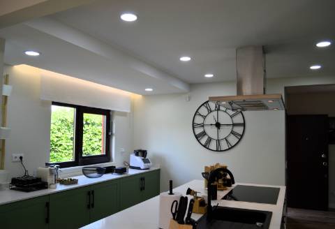 Moradia Isolada T4 totalmente remodelada e equipada com piscina aquecida, jardim zona calma de Vilamoura