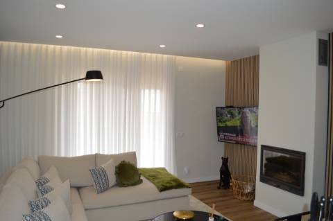 Moradia Isolada T4 totalmente remodelada e equipada com piscina aquecida, jardim zona calma de Vilamoura