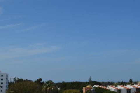 Moradia Isolada T4 totalmente remodelada e equipada com piscina aquecida, jardim zona calma de Vilamoura