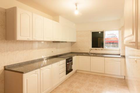 Apartamento T3 para venda na Ajuda, São Martinho