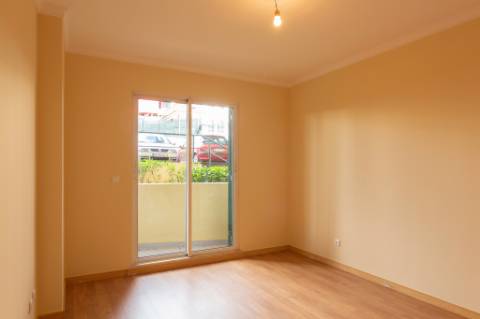 Apartamento T3 para venda na Ajuda, São Martinho