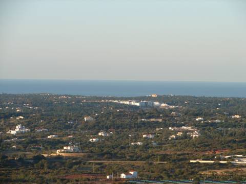 Lote para moradia com projeto aprovado em Santa Bárbara de Nexe
