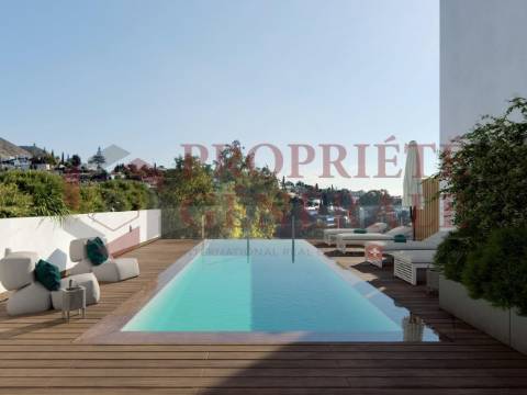 Apartamento T3 duplex novo, perto da praia.