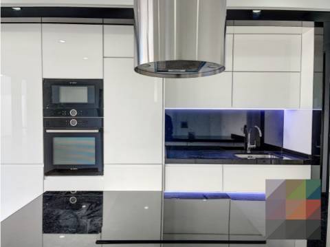 Moradia T4 com Piscina em Corroios