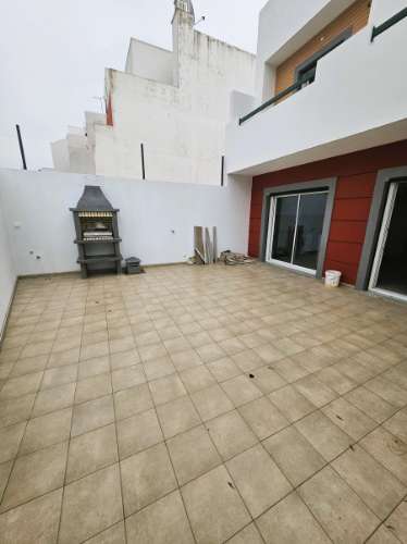 Moradia T4 com quintal e garagem - Olhão, Algarve