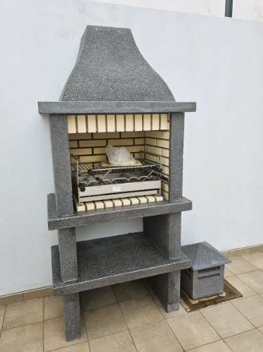 Moradia T4 com quintal e garagem - Olhão, Algarve