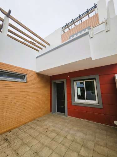 Moradia T4 com quintal e garagem - Olhão, Algarve