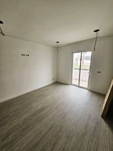 Moradia T4 com quintal e garagem - Olhão, Algarve