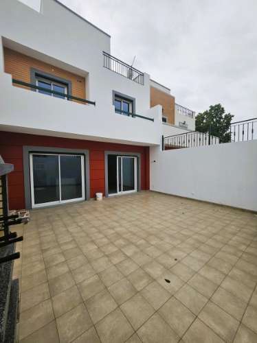 Moradia T4 com quintal e garagem - Olhão, Algarve