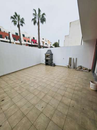 Moradia T4 com quintal e garagem - Olhão, Algarve