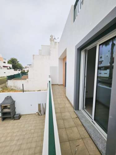 Moradia T4 com quintal e garagem - Olhão, Algarve