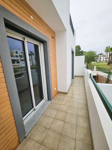 Moradia T4 com quintal e garagem - Olhão, Algarve