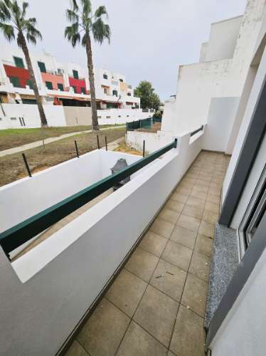 Moradia T4 com quintal e garagem - Olhão, Algarve