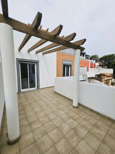 Moradia T4 com quintal e garagem - Olhão, Algarve