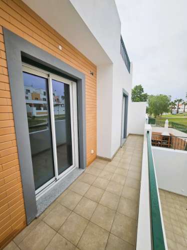 Moradia T4 com quintal e garagem - Olhão, Algarve