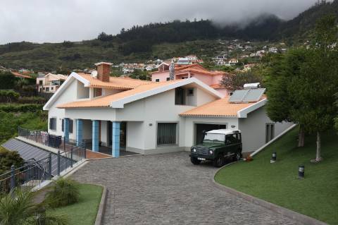 Moradia Isolada T3 com Terreno no Arco da Calheta