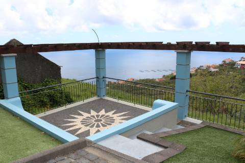 Moradia Isolada T3 com Terreno no Arco da Calheta