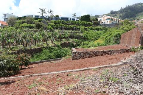 Moradia Isolada T3 com Terreno no Arco da Calheta