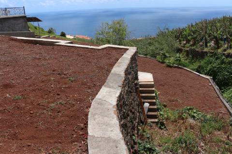 Moradia Isolada T3 com Terreno no Arco da Calheta