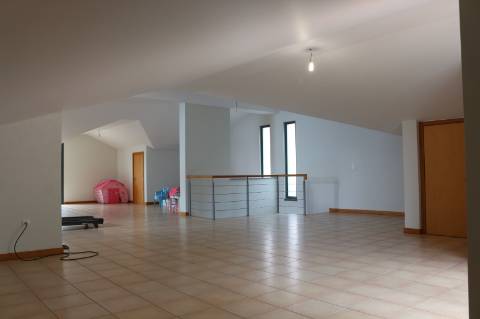 Moradia Isolada T3 com Terreno no Arco da Calheta