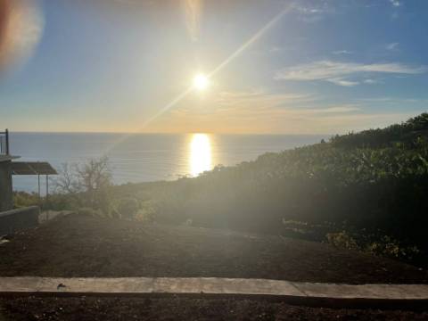 Moradia Isolada T3 com Terreno no Arco da Calheta