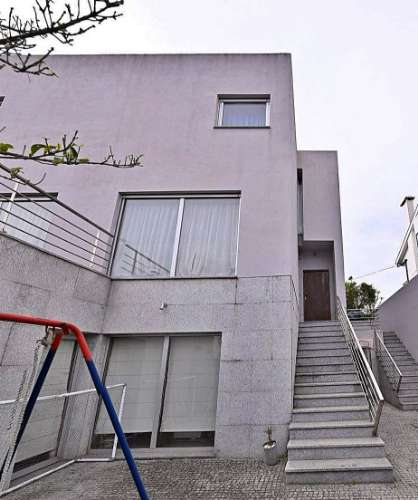 Fantástica moradia T5, inserida numa zona premium.