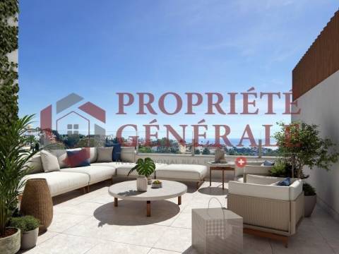 Apartamento T3 duplex novo, perto da praia.