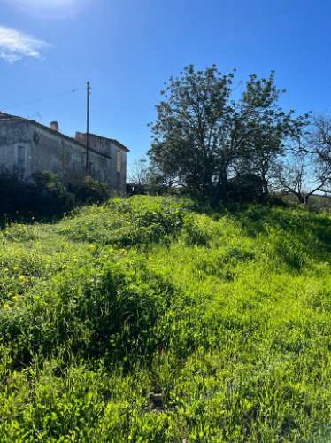 Quinta com ruína para recuperar em Albufeira