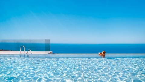 Apartamento T3 com varanda.