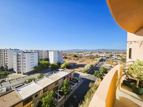 Apartamento T5 com vista mar e serra - Faro, Algarve