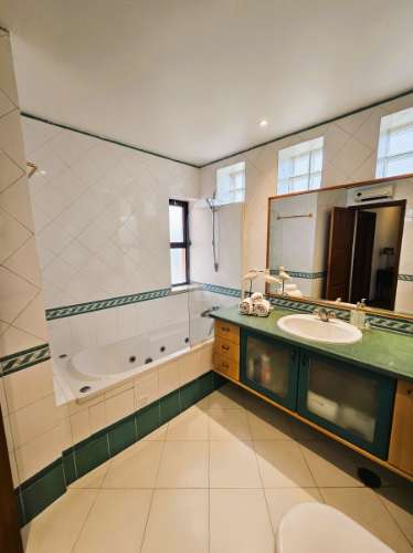 Apartamento T5 com vista mar e serra - Faro, Algarve