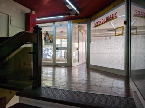 Espaço Comercial em Benfica - Lisboa