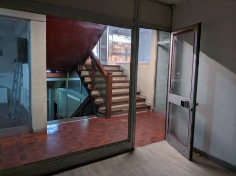 Espaço Comercial em Benfica - Lisboa