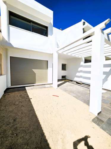 Excelente moradia T3 com grande espaço exterior , localizada nas Gambelas - Faro, Algarve