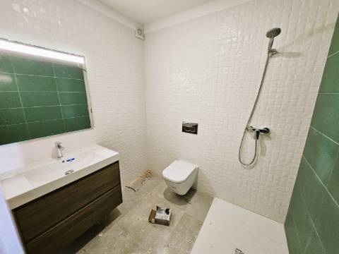 Excelente moradia T3 com grande espaço exterior , localizada nas Gambelas - Faro, Algarve