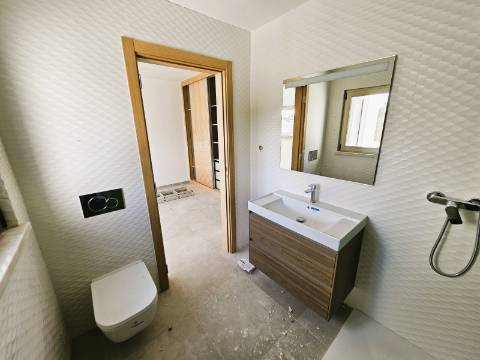 Excelente moradia T3 com grande espaço exterior , localizada nas Gambelas - Faro, Algarve