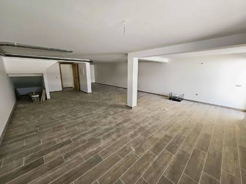 Excelente moradia T3 com grande espaço exterior , localizada nas Gambelas - Faro, Algarve