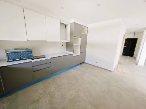 Excelente moradia T3 com grande espaço exterior , localizada nas Gambelas - Faro, Algarve