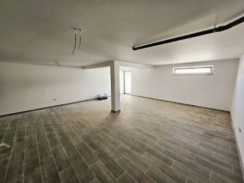 Excelente moradia T3 com grande espaço exterior , localizada nas Gambelas - Faro, Algarve