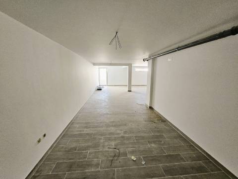 Excelente moradia T3 com grande espaço exterior , localizada nas Gambelas - Faro, Algarve