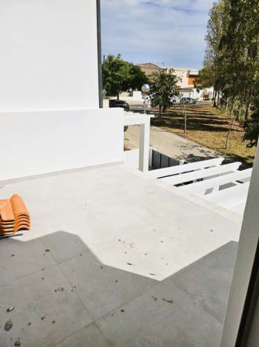 Excelente moradia T3 com grande espaço exterior , localizada nas Gambelas - Faro, Algarve